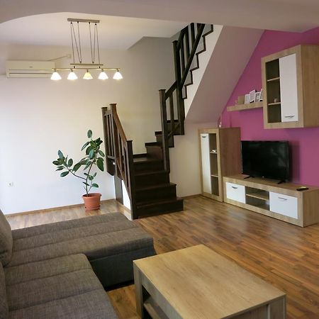 Penthouse Apartament Nufarul Oradea Exteriör bild