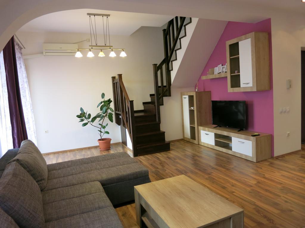 Penthouse Apartament Nufarul Oradea Exteriör bild